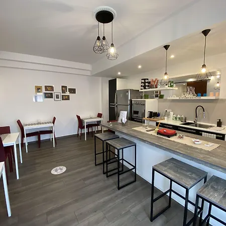 Ma&mi Light تْشيفالو